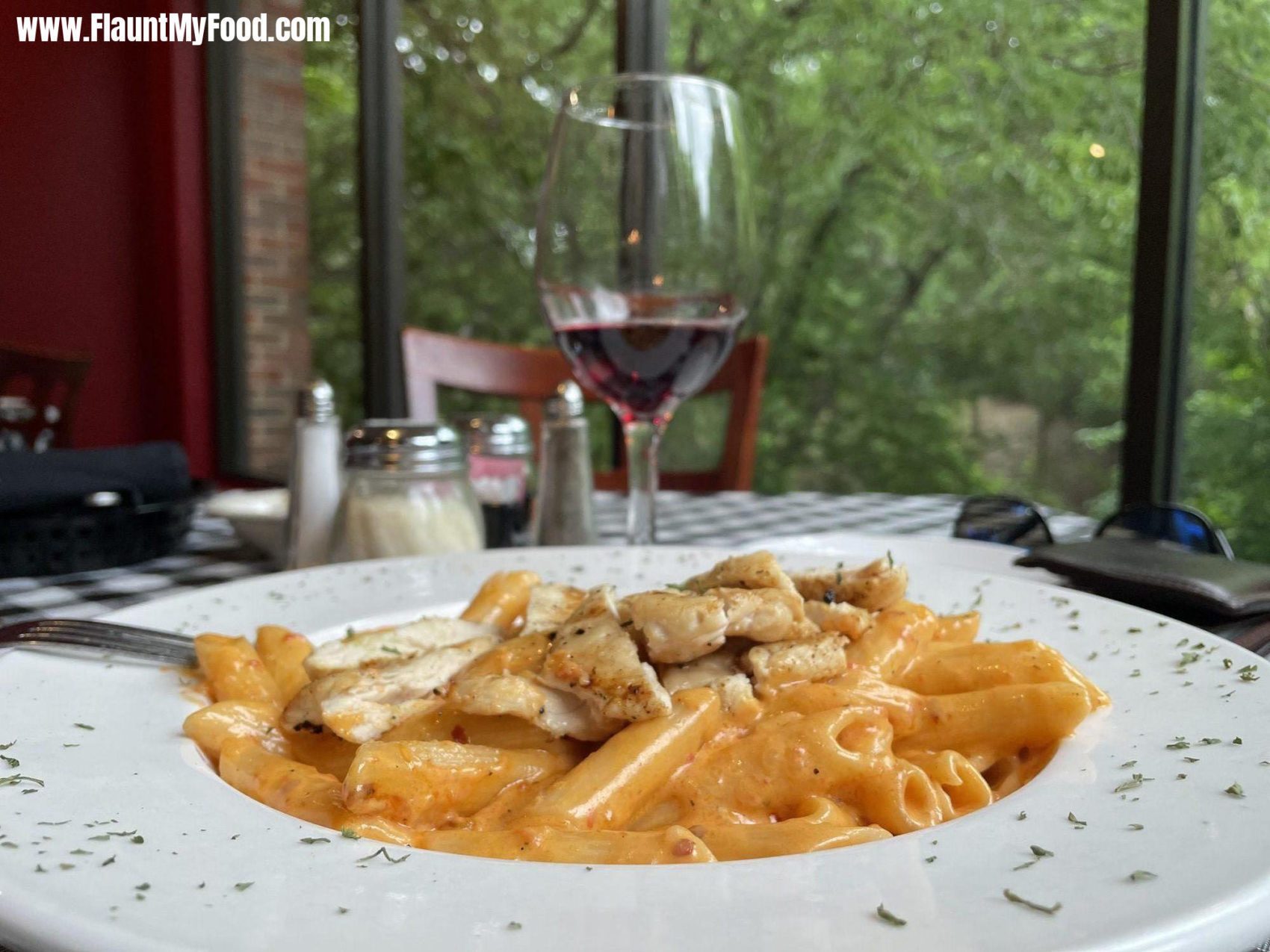 Macaluso‘s Pasta with chicken!Macaluso‘s Italian in Fort Worth near TCU. Tonight I ordered some amazing pasta in this Fort Worth Italian restaurant. I love to come here and eat and look out the window. The bread here is also amazing!